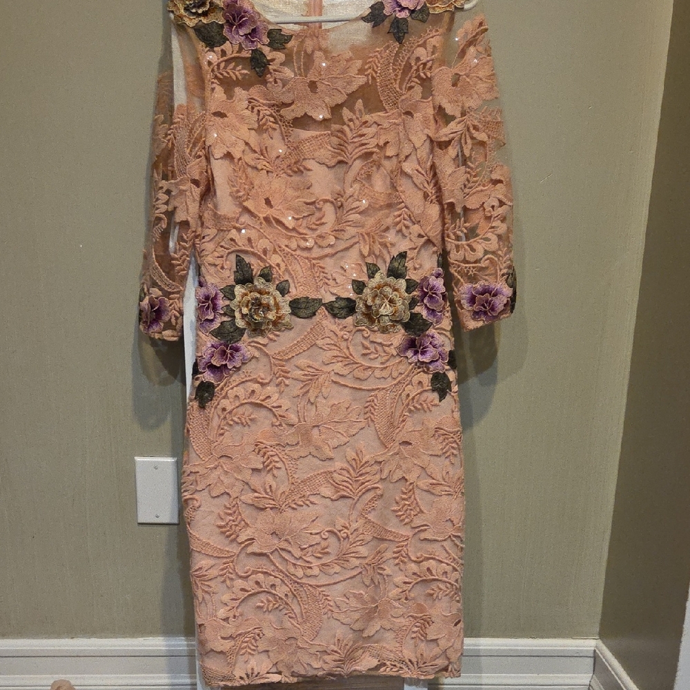 Chic Lace Floral Dress with Long Sleeves